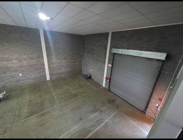 550M² WAREHOUSE TO LET IN STORMILL
